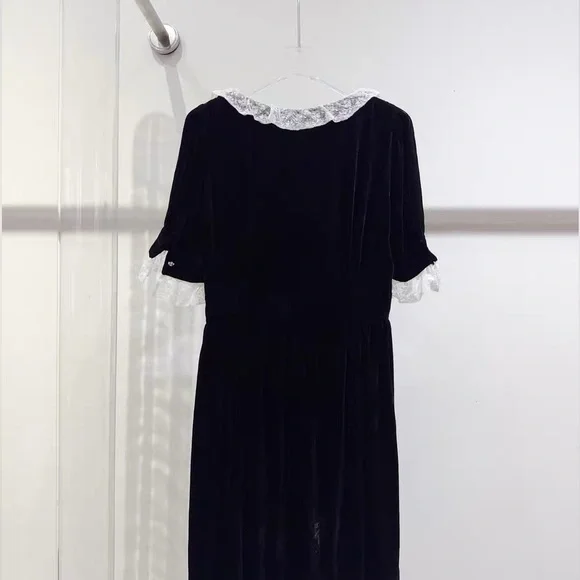 Authentic Miu Miu Black Dress with White Lace Accents - Picture 4 of 6